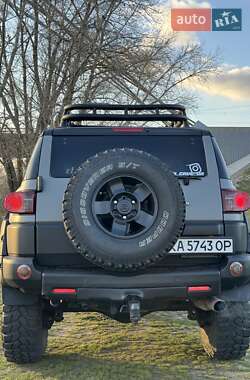Внедорожник / Кроссовер Toyota FJ Cruiser 2008 в 
