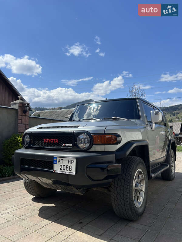 Toyota FJ Cruiser 2012