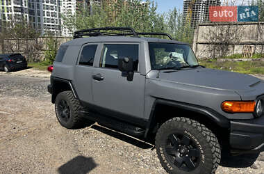 Внедорожник / Кроссовер Toyota FJ Cruiser 2007 в 