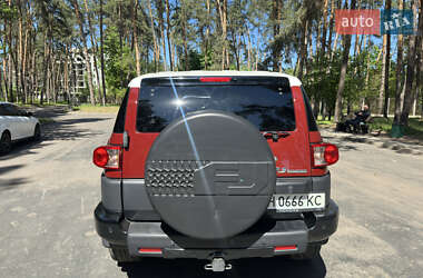 Внедорожник / Кроссовер Toyota FJ Cruiser 2008 в 