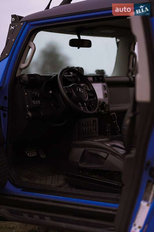 Позашляховик / Кросовер Toyota FJ Cruiser 2007 в Івано-Франківську фото 31 Позашляховик / Кросовер Toyota FJ Cruiser 2007 в Івано-Франківську
