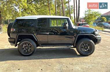 Позашляховик / Кросовер Toyota FJ Cruiser 2009 в 