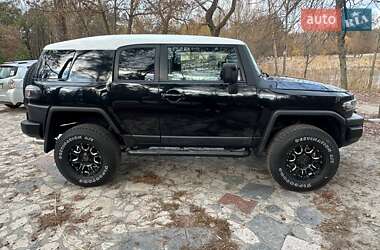 Позашляховик / Кросовер Toyota FJ Cruiser 2009 в 