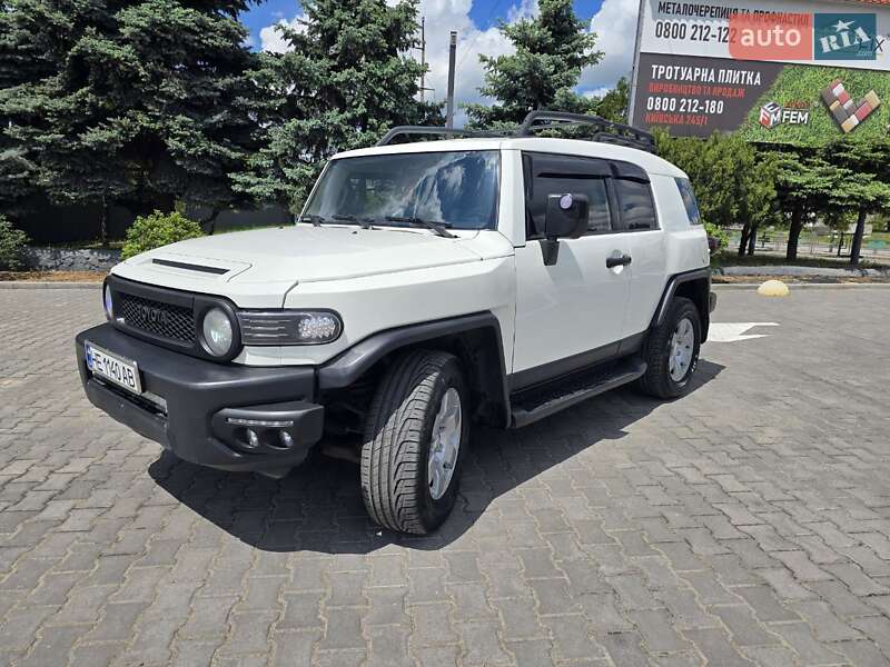 Toyota FJ Cruiser 2010
