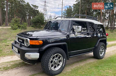 Внедорожник / Кроссовер Toyota FJ Cruiser 2006 в 