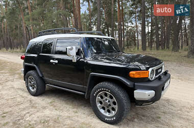 Внедорожник / Кроссовер Toyota FJ Cruiser 2006 в 