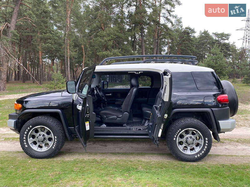TOYOTA FJ CRUISER 1/30ツートンブラック AUTO.RIA – Продам Тойота ФДЖ Крузер 2006 (BK0001KC) газ