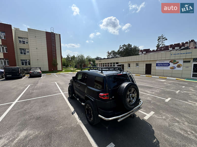 Внедорожник / Кроссовер Toyota FJ Cruiser 2008 в Ирпене