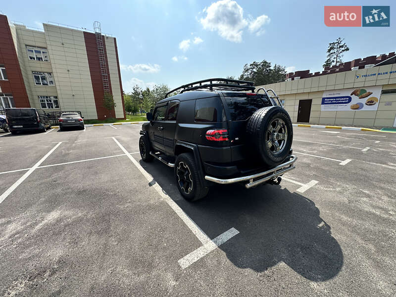 Внедорожник / Кроссовер Toyota FJ Cruiser 2008 в Ирпене