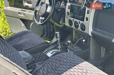 Позашляховик / Кросовер Toyota FJ Cruiser 2008 в 