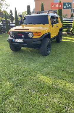 Внедорожник / Кроссовер Toyota FJ Cruiser 2006 в 