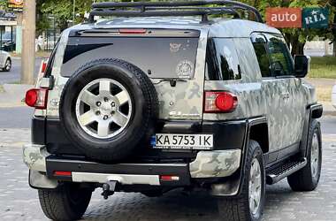 Внедорожник / Кроссовер Toyota FJ Cruiser 2006 в 
