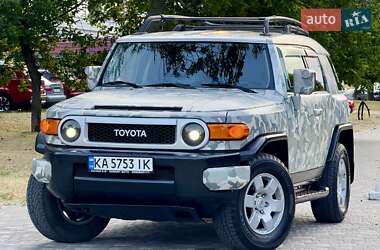 Внедорожник / Кроссовер Toyota FJ Cruiser 2006 в 