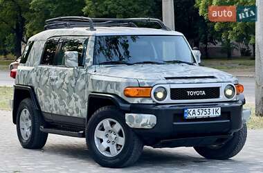 Внедорожник / Кроссовер Toyota FJ Cruiser 2006 в 