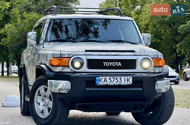 Внедорожник / Кроссовер Toyota FJ Cruiser 2006 в 