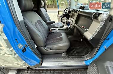 Внедорожник / Кроссовер Toyota FJ Cruiser 2006 в 