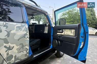 Внедорожник / Кроссовер Toyota FJ Cruiser 2006 в 