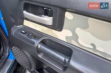 Внедорожник / Кроссовер Toyota FJ Cruiser 2006 в 