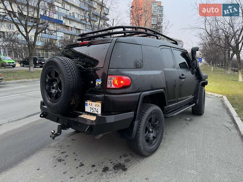 Позашляховик / Кросовер Toyota FJ Cruiser 2007 в Обухові