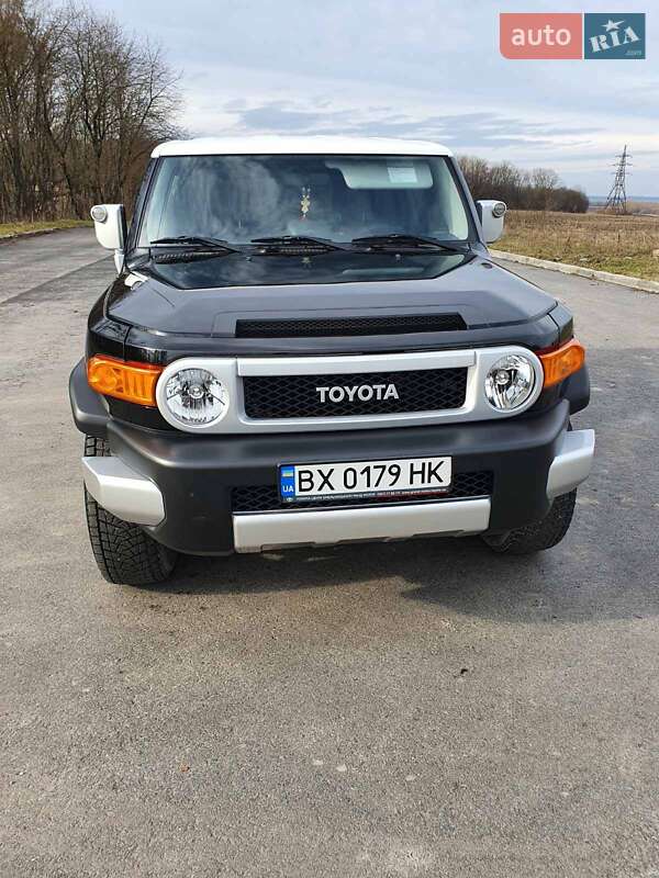 Внедорожник / Кроссовер Toyota FJ Cruiser 2021 в Хмельницком