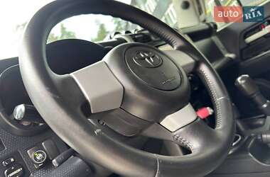 Позашляховик / Кросовер Toyota FJ Cruiser 2008 в 