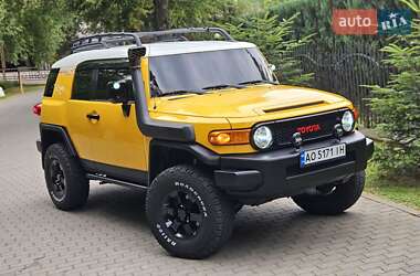 Внедорожник / Кроссовер Toyota FJ Cruiser 2006 в Сваляве