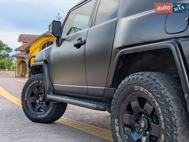 Внедорожник / Кроссовер Toyota FJ Cruiser 2007 в Ивано-Франковске