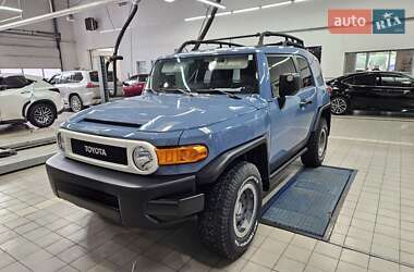 Позашляховик / Кросовер Toyota FJ Cruiser 2014 в Дніпрі