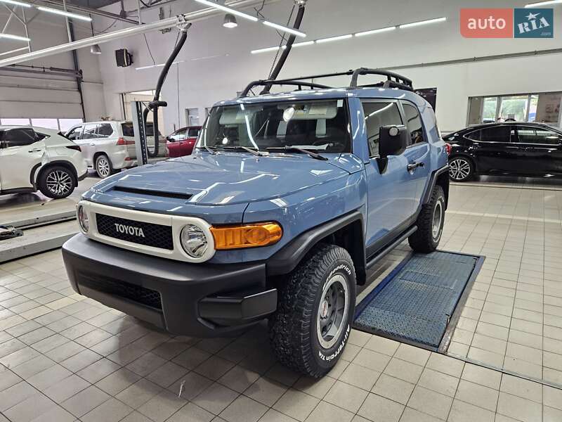 Позашляховик / Кросовер Toyota FJ Cruiser 2014 в Дніпрі