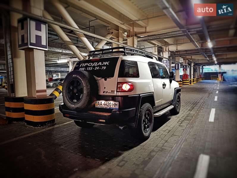 Внедорожник / Кроссовер Toyota FJ Cruiser 2008 в Киеве фото 6 Внедорожник / Кроссовер Toyota FJ Cruiser 2008 в Киеве