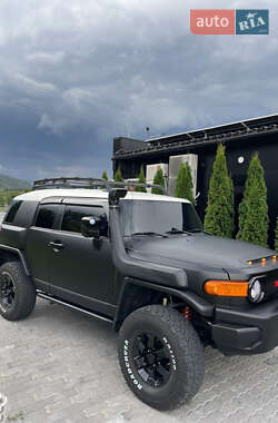 Внедорожник / Кроссовер Toyota FJ Cruiser 2006 в Сваляве