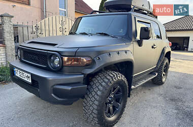 Внедорожник / Кроссовер Toyota FJ Cruiser 2017 в Ивано-Франковске