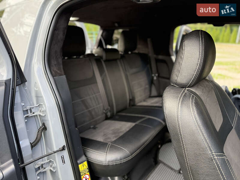 Позашляховик / Кросовер Toyota FJ Cruiser 2012 в Києві фото 17 Позашляховик / Кросовер Toyota FJ Cruiser 2012 в Києві