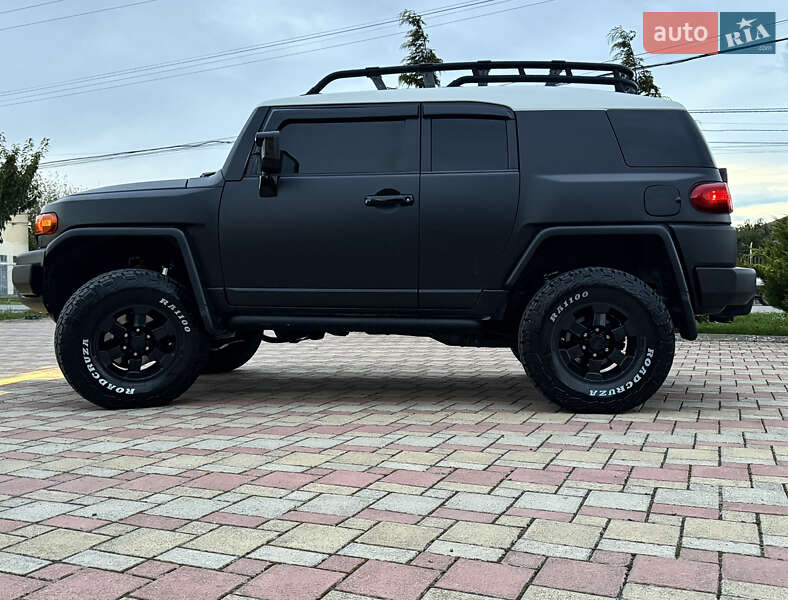 Внедорожник / Кроссовер Toyota FJ Cruiser 2006 в Ужгороде