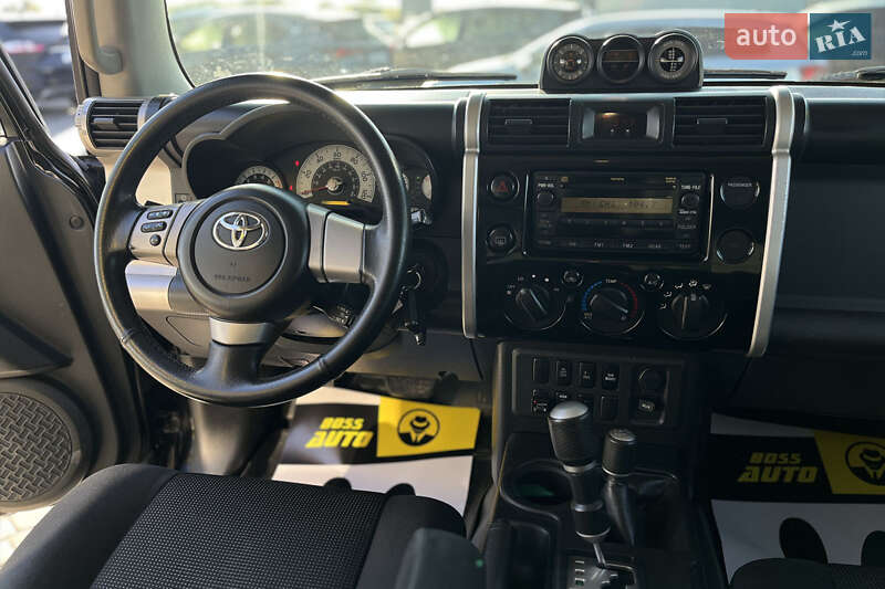 Позашляховик / Кросовер Toyota FJ Cruiser 2007 в Мукачевому