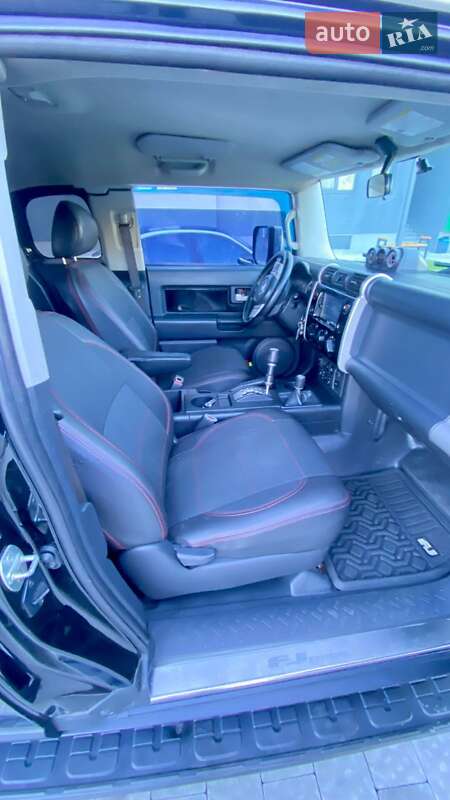 Внедорожник / Кроссовер Toyota FJ Cruiser 2008 в Львове фото 18 Внедорожник / Кроссовер Toyota FJ Cruiser 2008 в Львове