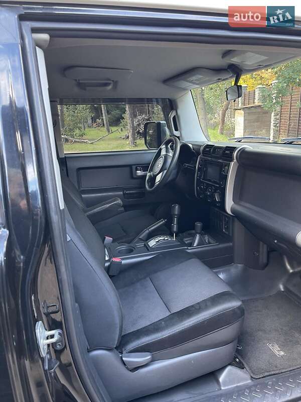 Позашляховик / Кросовер Toyota FJ Cruiser 2008 в Обухові фото 6 Позашляховик / Кросовер Toyota FJ Cruiser 2008 в Обухові