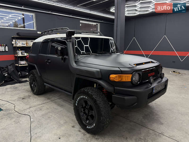 Позашляховик / Кросовер Toyota FJ Cruiser 2006 в Ужгороді фото 28 Позашляховик / Кросовер Toyota FJ Cruiser 2006 в Ужгороді