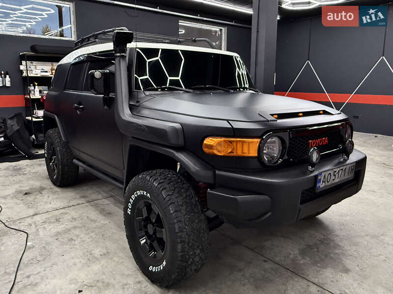 Позашляховик / Кросовер Toyota FJ Cruiser 2006 в Ужгороді фото 29 Позашляховик / Кросовер Toyota FJ Cruiser 2006 в Ужгороді