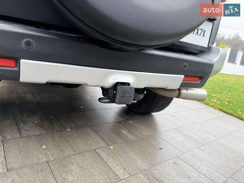 Внедорожник / Кроссовер Toyota FJ Cruiser 2014 в Обухове