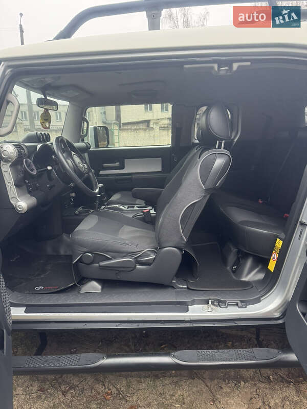 Внедорожник / Кроссовер Toyota FJ Cruiser 2008 в Киеве