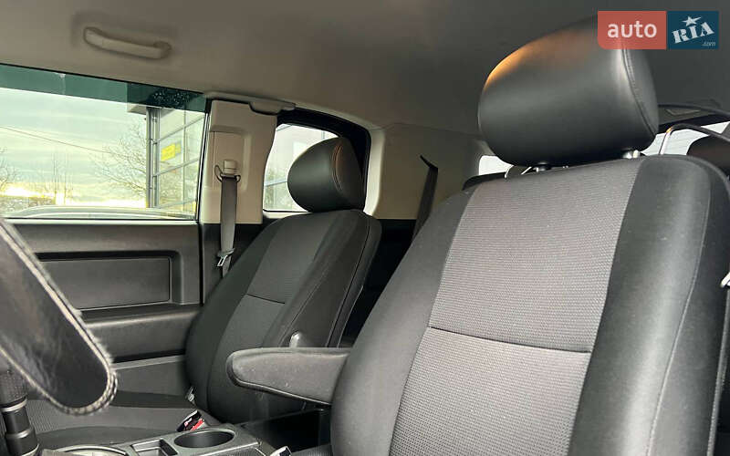 Внедорожник / Кроссовер Toyota FJ Cruiser 2008 в Ивано-Франковске