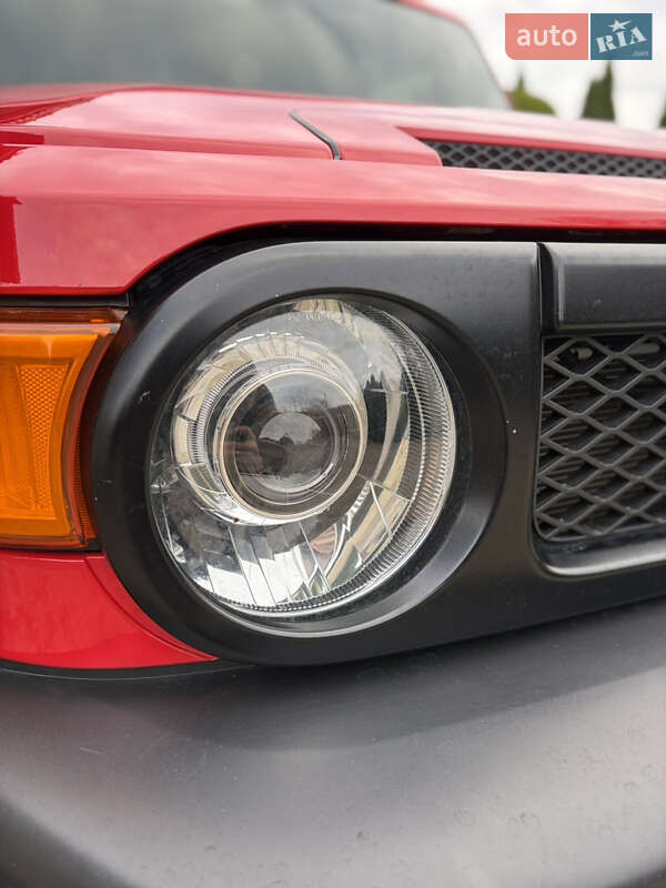 Позашляховик / Кросовер Toyota FJ Cruiser 2012 в Мукачевому фото 11 Позашляховик / Кросовер Toyota FJ Cruiser 2012 в Мукачевому