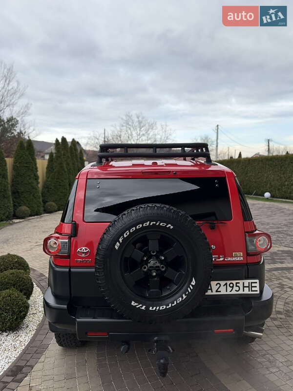 Позашляховик / Кросовер Toyota FJ Cruiser 2012 в Мукачевому фото 28 Позашляховик / Кросовер Toyota FJ Cruiser 2012 в Мукачевому