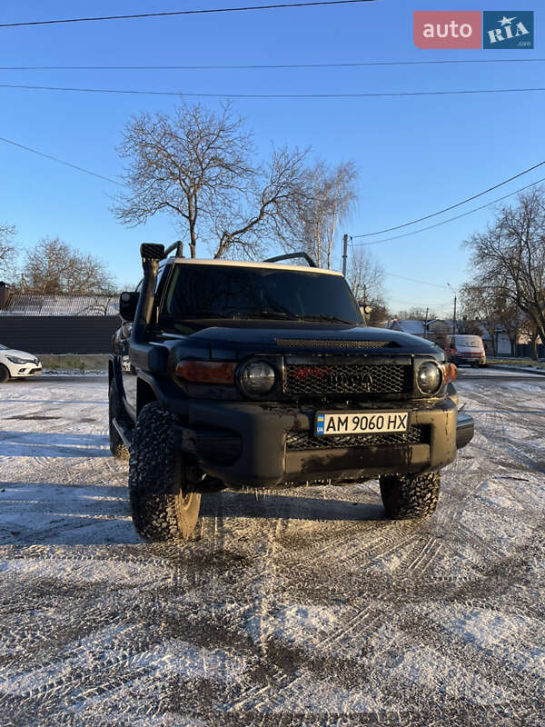Позашляховик / Кросовер Toyota FJ Cruiser 2007 в Житомирі