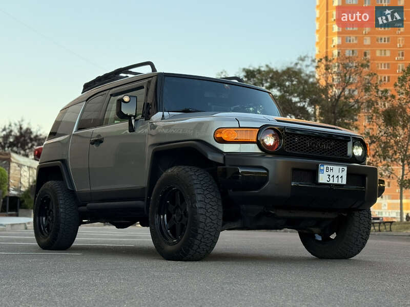 Внедорожник / Кроссовер Toyota FJ Cruiser 2012 в Одессе фото 2 Внедорожник / Кроссовер Toyota FJ Cruiser 2012 в Одессе