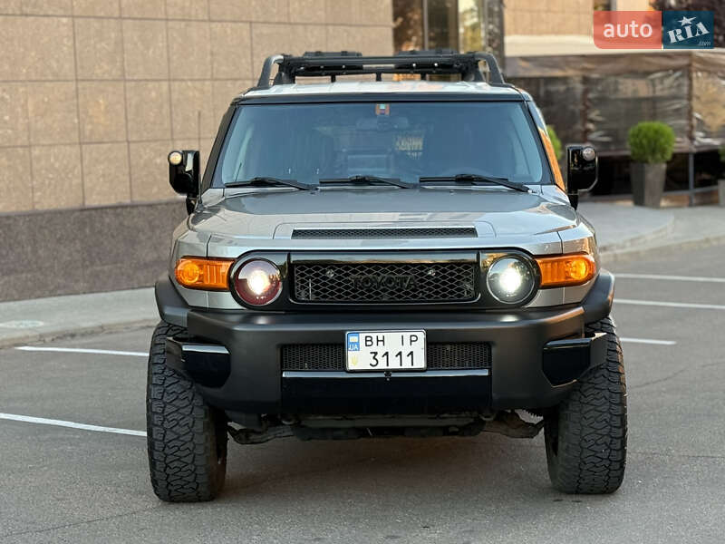 Внедорожник / Кроссовер Toyota FJ Cruiser 2012 в Одессе фото 7 Внедорожник / Кроссовер Toyota FJ Cruiser 2012 в Одессе