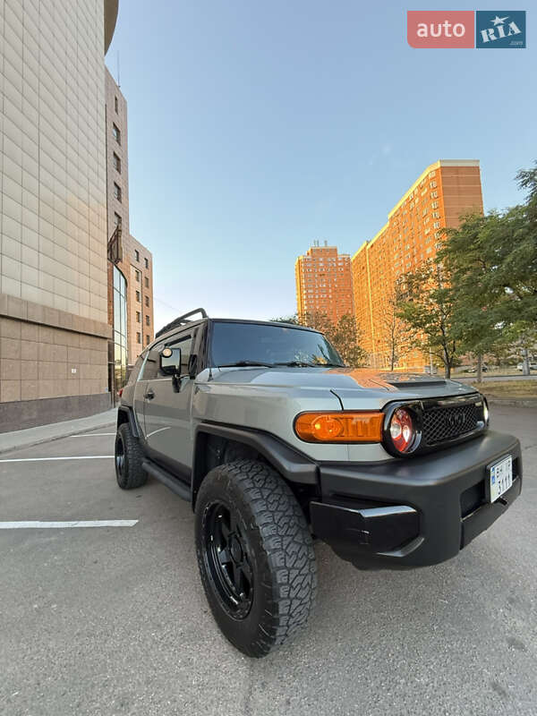 Внедорожник / Кроссовер Toyota FJ Cruiser 2012 в Одессе фото 30 Внедорожник / Кроссовер Toyota FJ Cruiser 2012 в Одессе