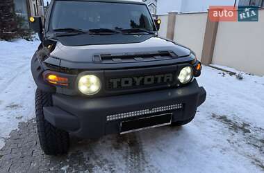 Внедорожник / Кроссовер Toyota FJ Cruiser 2016 в Львове