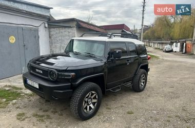 Внедорожник / Кроссовер Toyota FJ Cruiser 2011 в Черновцах